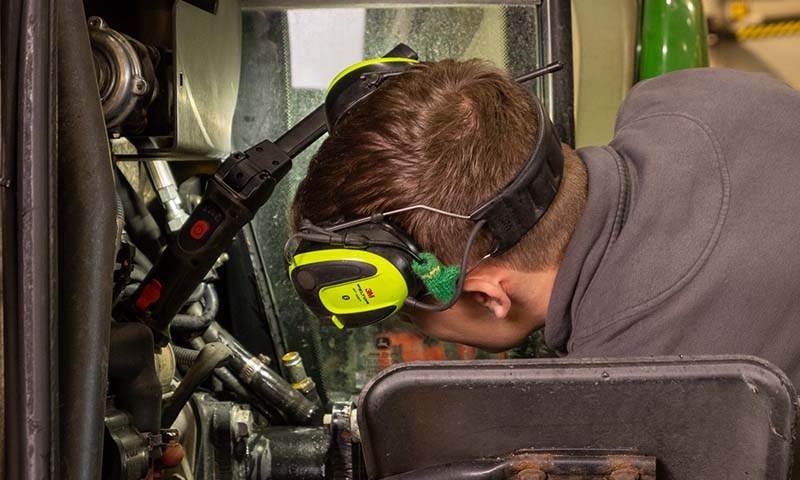 Enklere tilgang på reservedeler: Bestill deler selv på nett, få veiledning fra reservedelstelefonen, eller la verkstedet gjøre jobben.