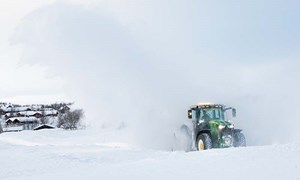 Tøffe forhold på Norges tak
