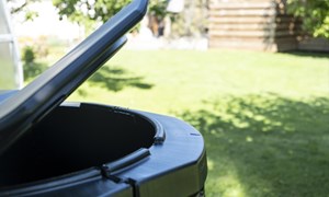 Slik lager du din egen kompost