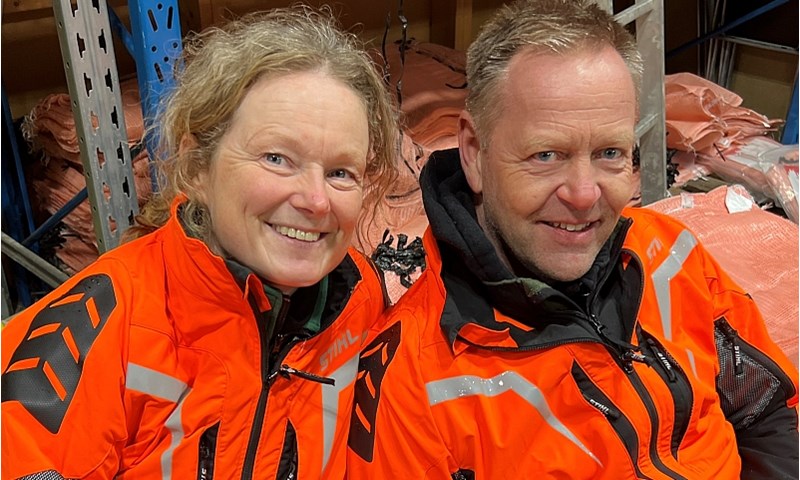 Vedsekker og motorsagkurs slo an