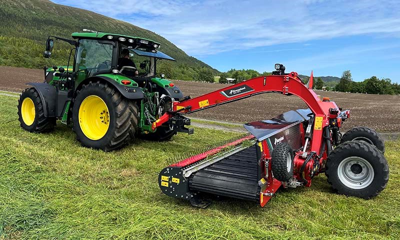 Rock riva fra Kverneland i aksjon på jordet