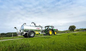 Slik gjødsler du åker og eng i vekstsesongen