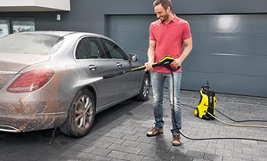 Bil, tilhengere og garasje