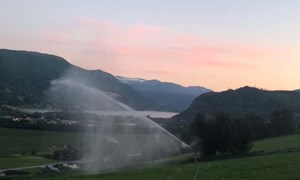 Optimale avlinger av gras og grasfôr med rett vanningsutstyr