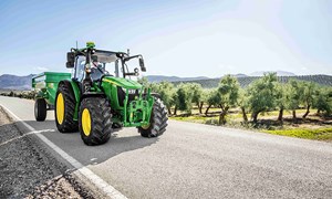 John Deere lanserer ny 5M-traktor
