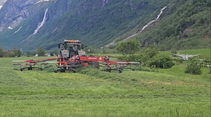 Smidig rive med stor breidde