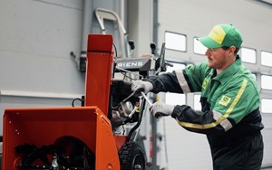 Vi utfører service og reparasjoner på hagemaskiner