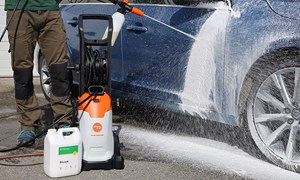 Vask av bil utvendig og innvendig 