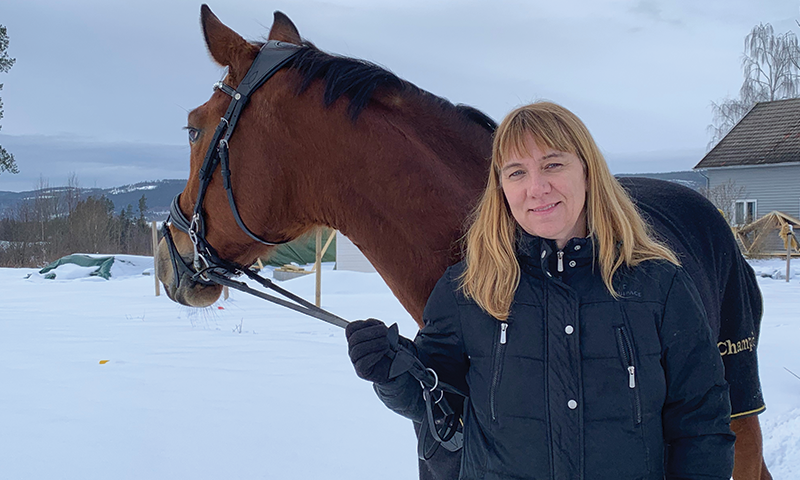 Avbildet: Idun Rosenfeld med hesten