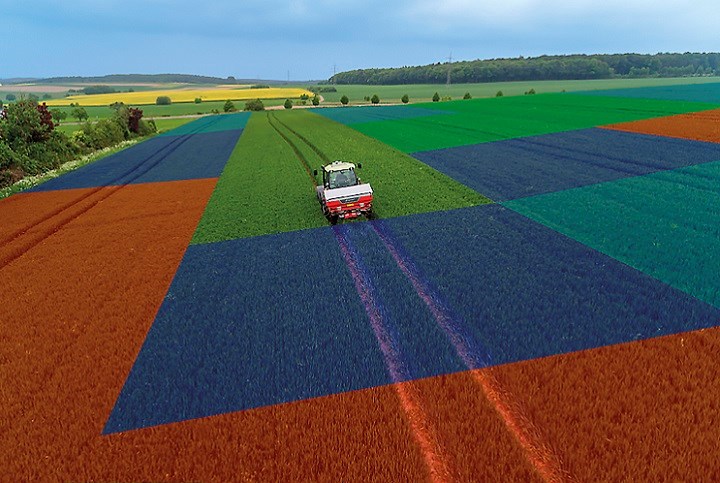 Kverneland Accord CL Geospread mineralgjødselspreder på jordet