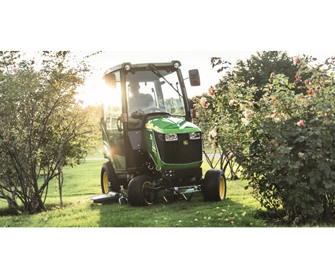 Kompakttraktor 1026R uten hytte