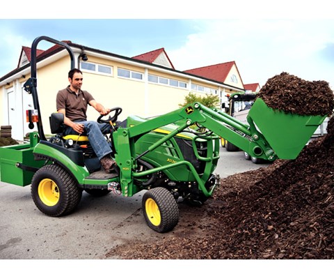 Kompakttraktor 1026R uten hytte