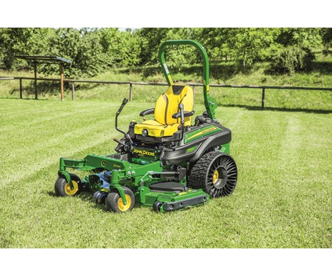 Plentraktor Z950R med klippeaggregat