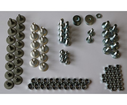 Skruer til tilhengerbunn