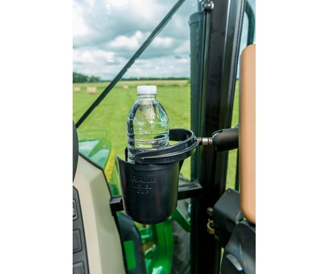 Selvjusterende koppholder