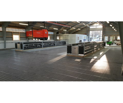 Fôrkasse 4 m løst fôr for sau med 2 stk luker