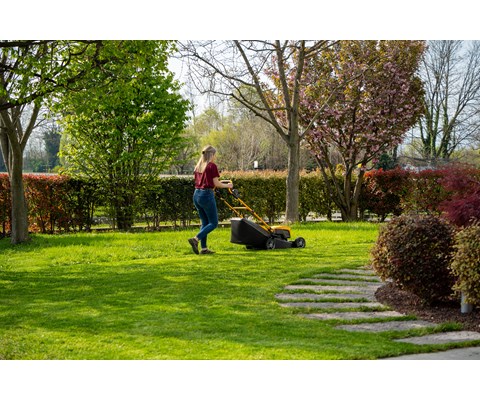 Batteridrevet gressklipper 48 S AE sett