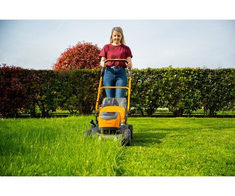 Batteridrevet gressklipper 48 S AE sett