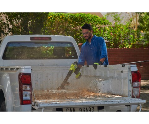 Batteridrevet løvblåser RY18BLCXA-0