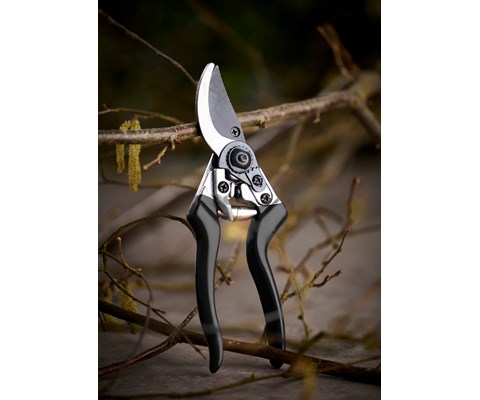 Beskjæringssaks med sideskjær