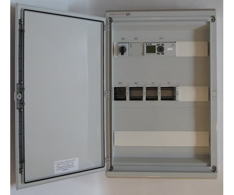 Styreskap for kraftfôrskruer