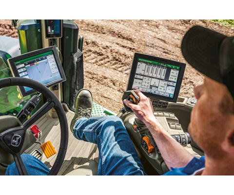 Traktor 8RT