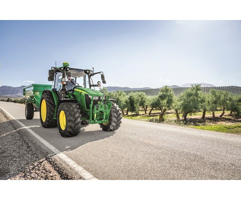 Traktor 5105M 110hk