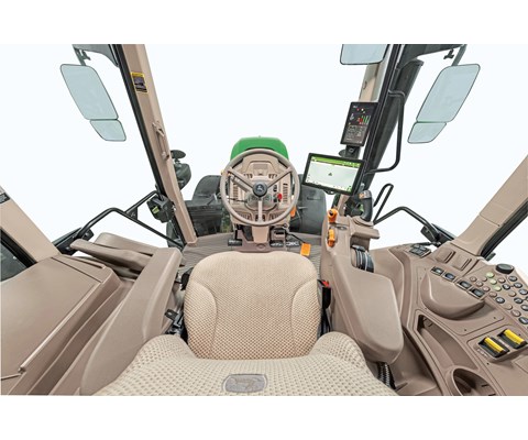 Traktor 6M180 208 hk