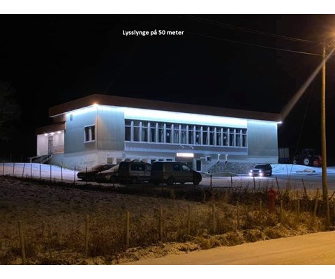 Lyslenke rull varm hvit farge med støpsel 10 m